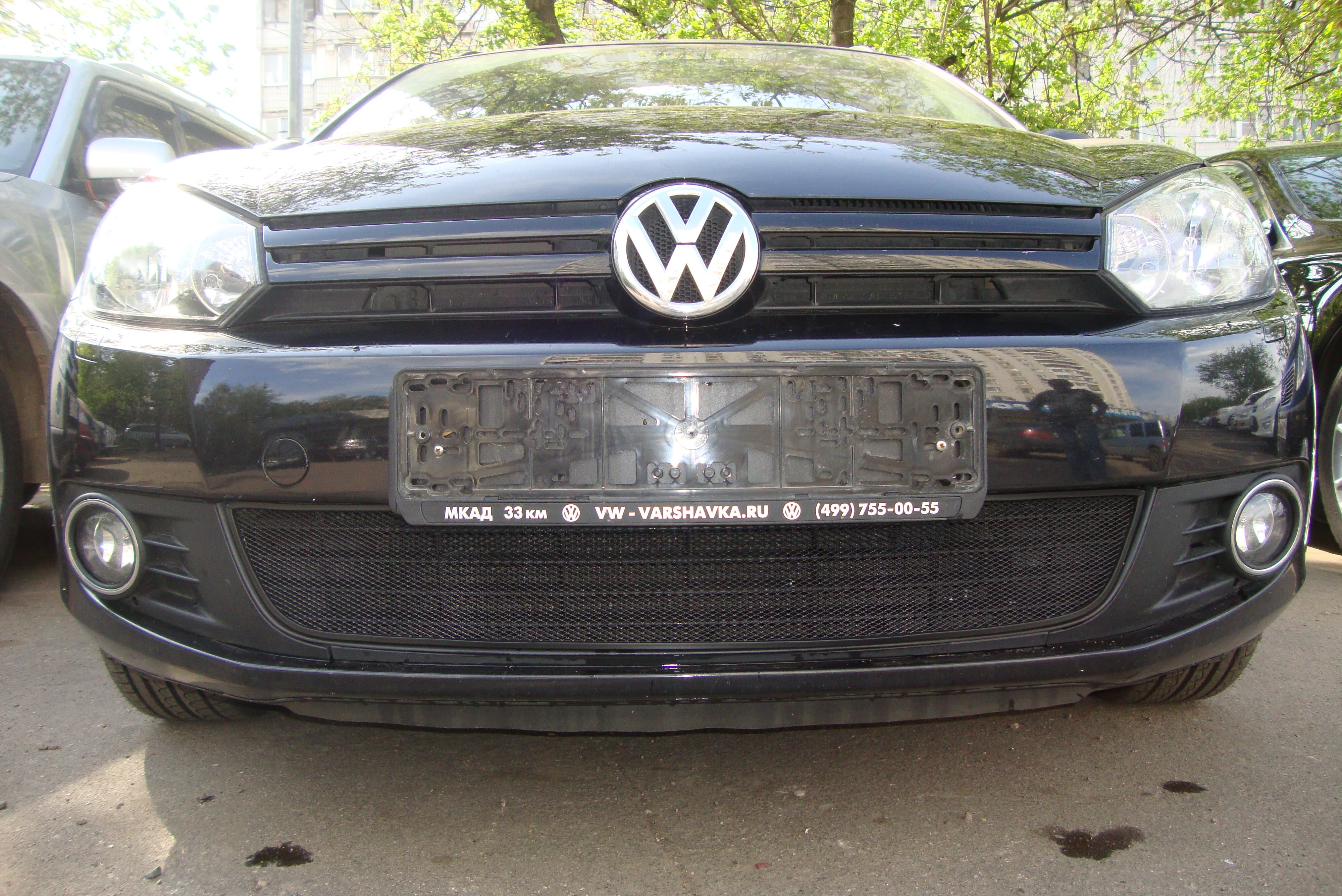 Защитная сетка радиатора ProtectGrille для Volkswagen Golf VI (2008-2012 Черная)