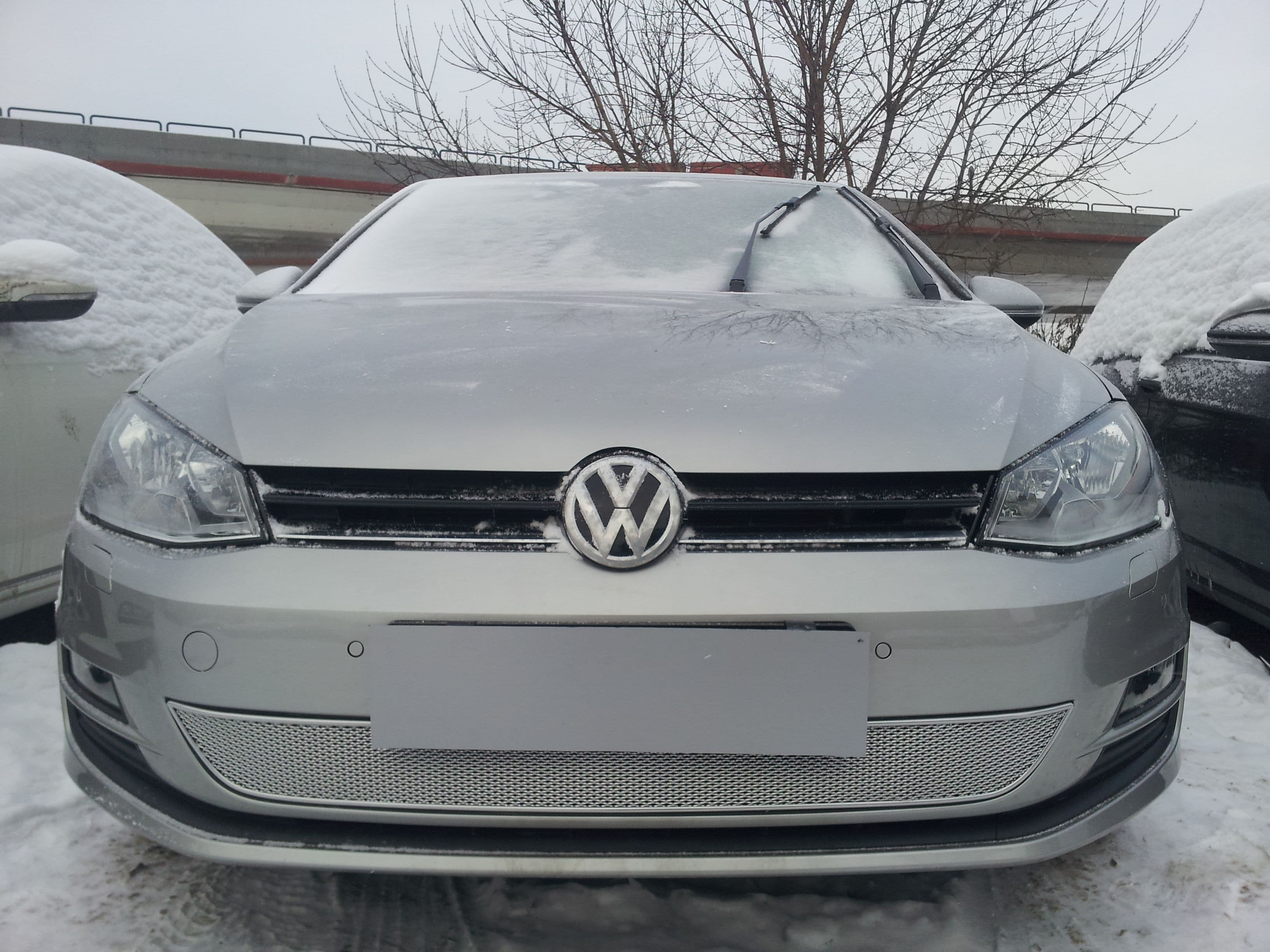 Защитная сетка радиатора ProtectGrille Premium для Volkswagen Golf VII (2012-2015 Хром)