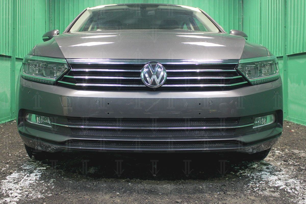 Защитная сетка радиатора ProtectGrille Premium для Volkswagen Passat B8 (2015-н.в. Черная)