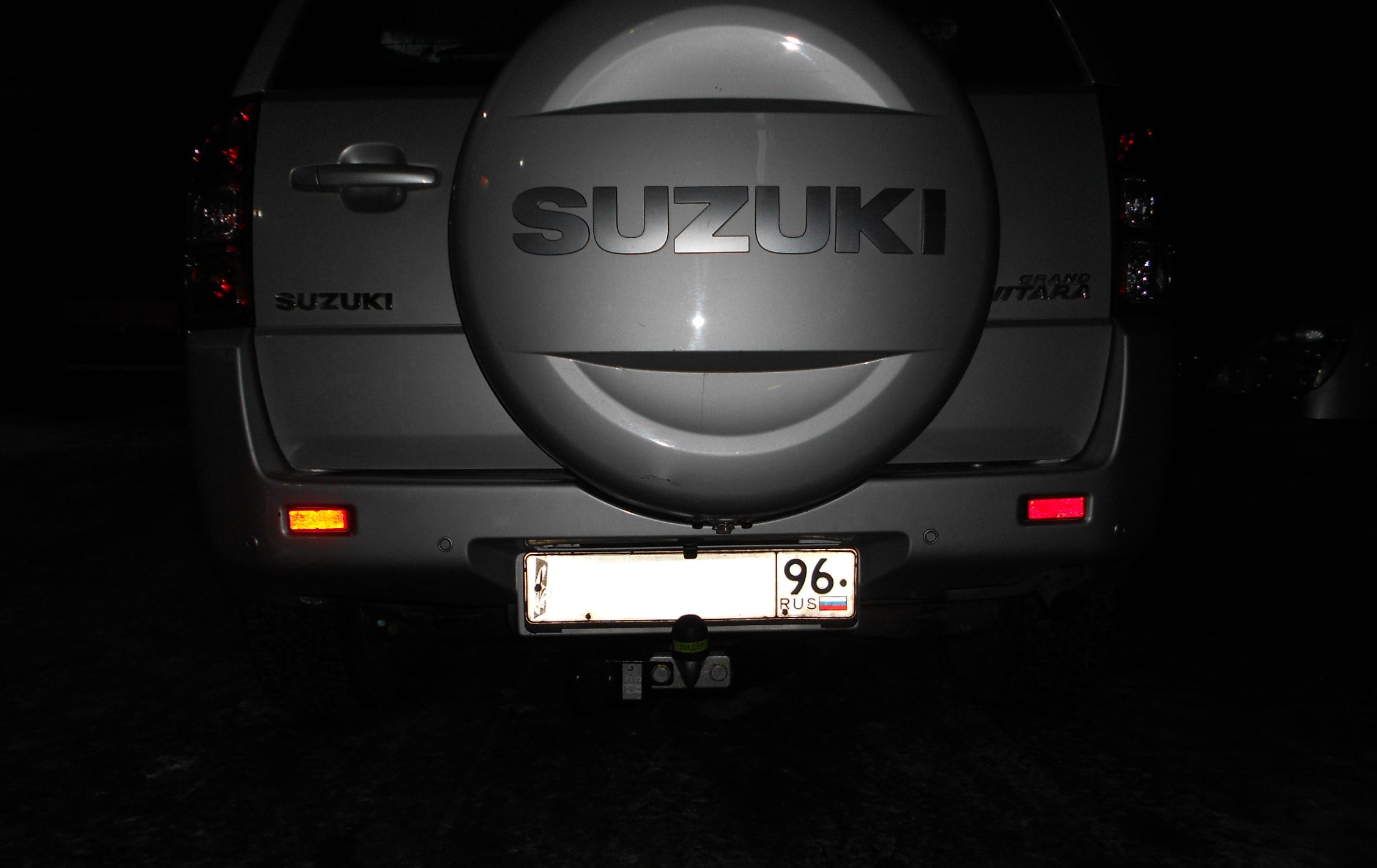 Фиксированный фаркоп Leader Plus для Suzuki Grand Vitara 5d