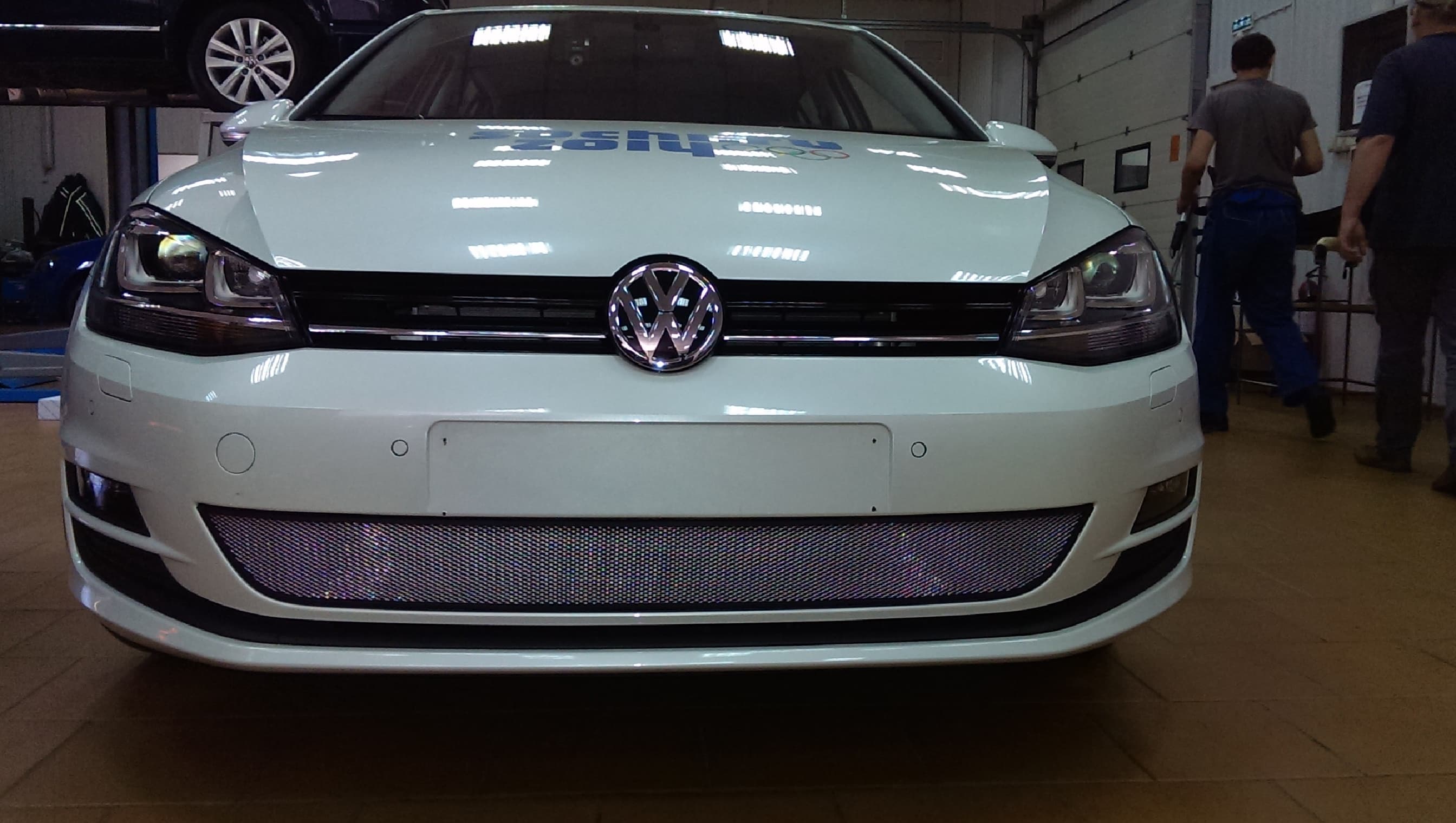 Защитная сетка радиатора ProtectGrille для Volkswagen Golf VII (2012-2015 Хром)
