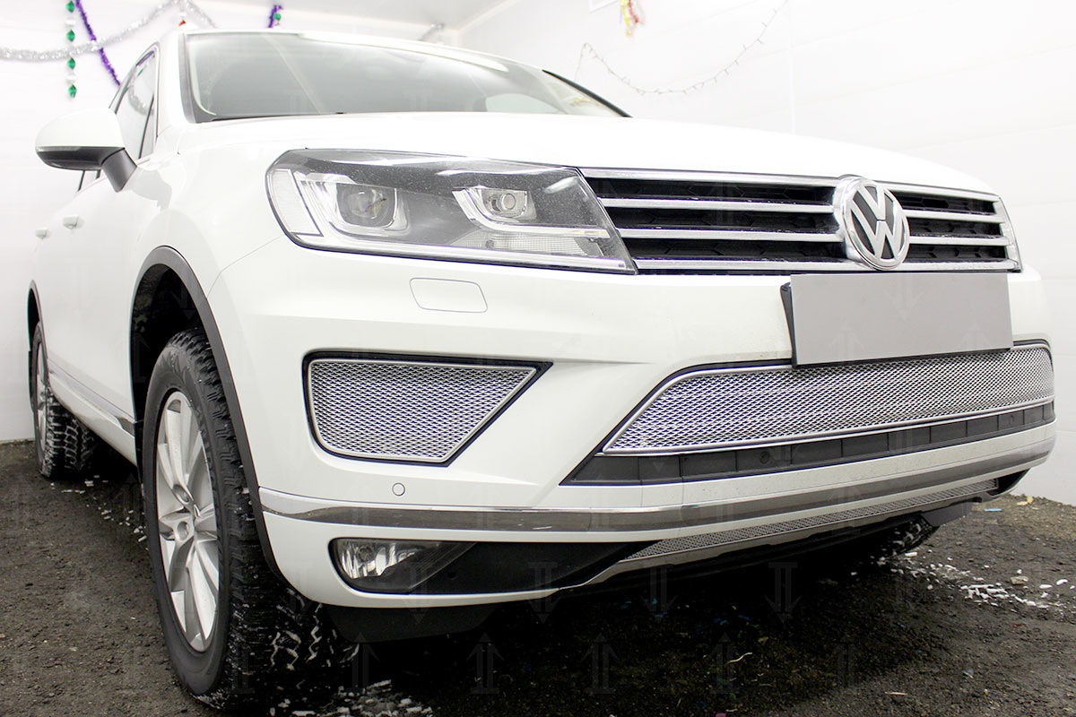 Защитная сетка радиатора ProtectGrille Premium 2 боковые части для Volkswagen Touareg (2014-н.в. Хром)