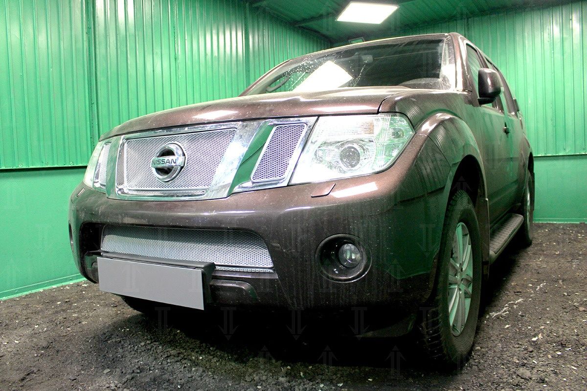 Защитная сетка радиатора ProtectGrille Premium нижняя для Nissan Pathfinder (2011-2014 Хром)