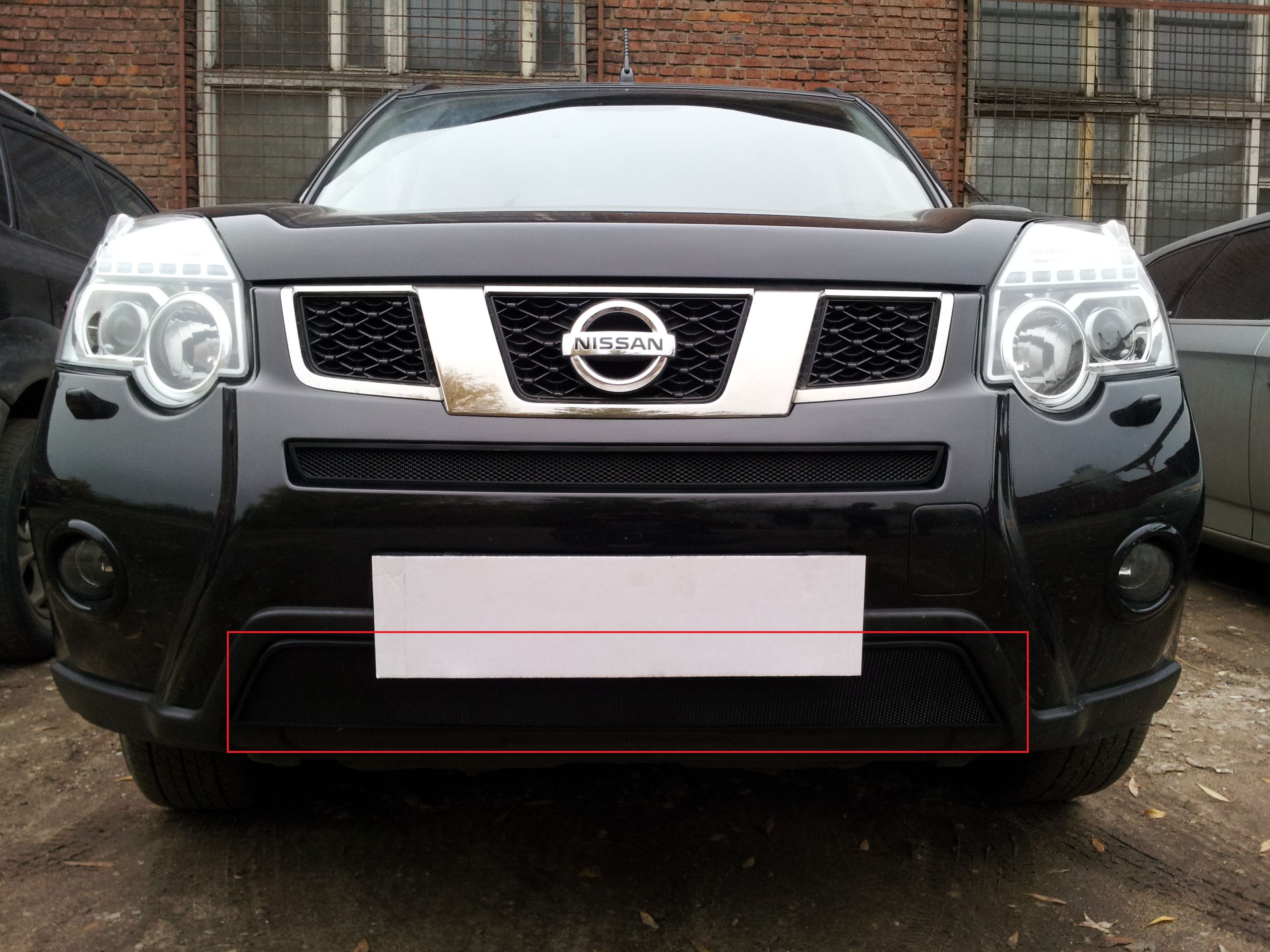 Защитная сетка радиатора ProtectGrille нижняя для Nissan X-Trail (2011-2014 Черная)