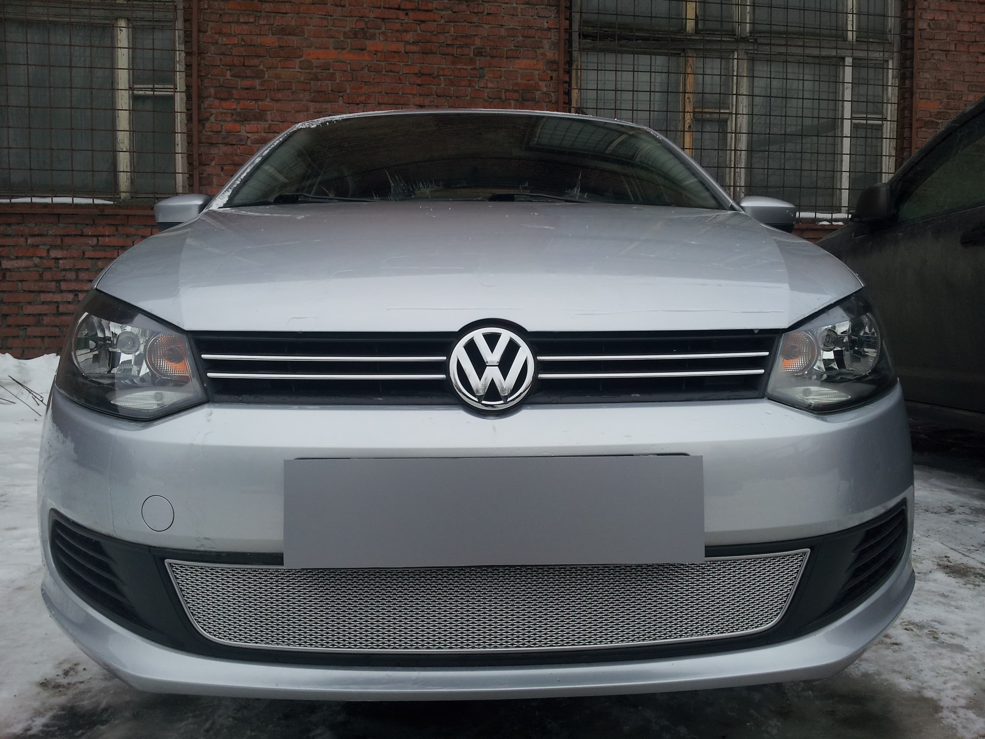 Защитная сетка радиатора ProtectGrille Premium для Volkswagen Polo седан (2010-2015 Хром)