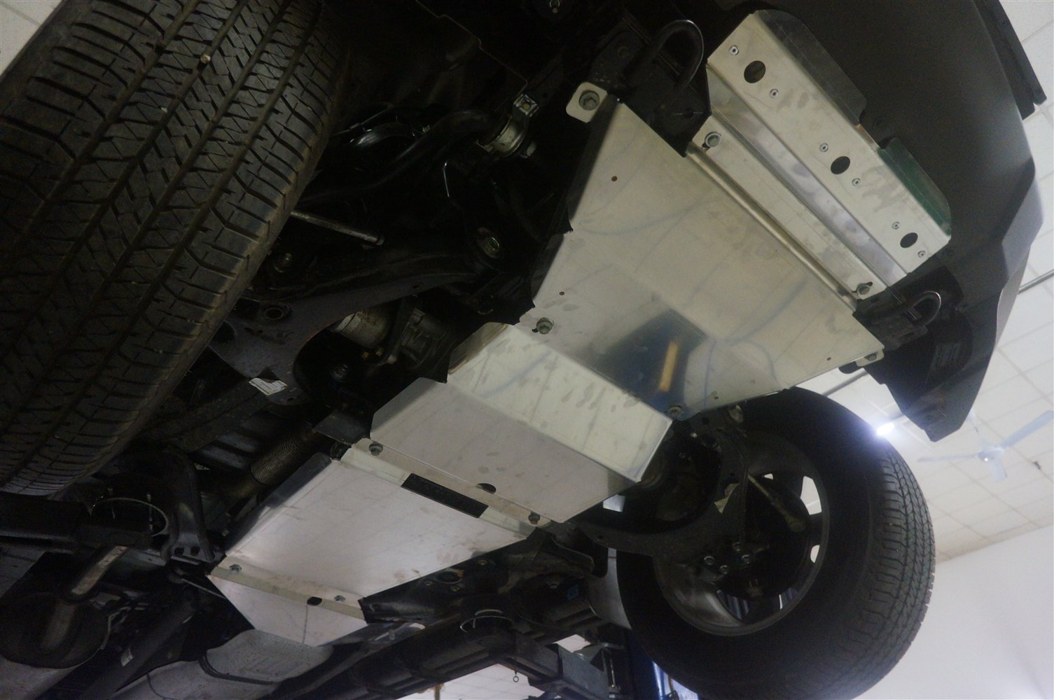 Алюминиевая защита днища АВС-Дизайн для Chevrolet Trailblazer (2013-2016)