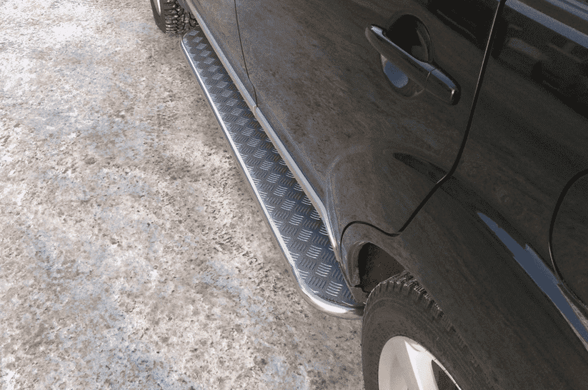 Пороги труба D42 с листом "RUSSTAL" для Toyota RAV4 Long