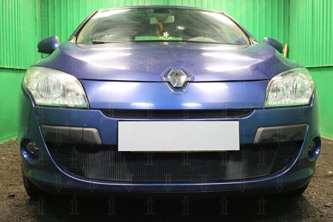 Защитная сетка радиатора ProtectGrille нижняя для Renault Megane (2009-2012 Черная)