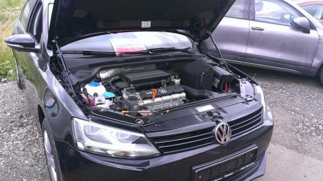 Газовые упоры (амортизаторы) капота A-ENGINEERING для Volkswagen Jetta (2011-2019)