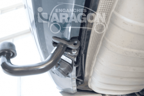 Фиксированный фаркоп Aragon для Porsche Cayenne (2002-2010)